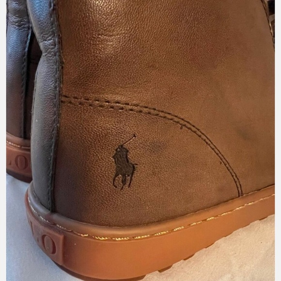 Polo Ralph Lauren Brown Hightop Size 5
Rubber/ Leather Sole Canvas Lining - Picture 2 of 5